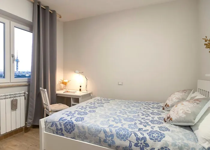Elegant Comfy Three-rooms In Eur With Parking דירה *